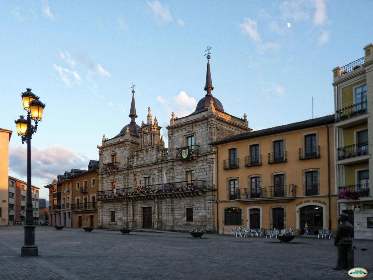 As Hoteles Ponferrada Columbrianos Kültér fotó